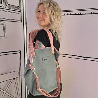 Focení s naší krásnou Luckou 🩷 fotili jsme v kulisách bazénu, pralesa, knih a černobílého světa 😍 Sleduj nás pro více tipů...